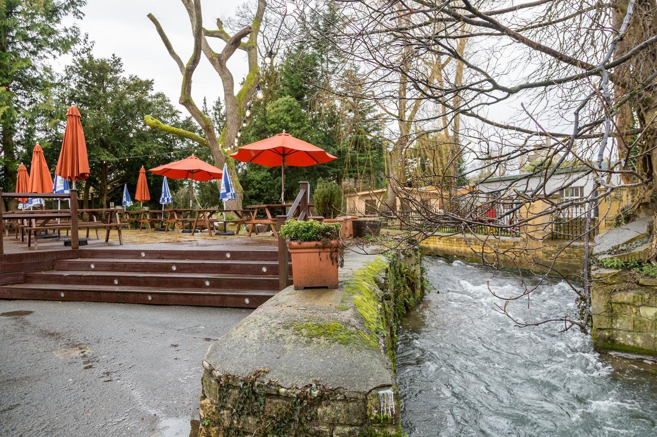 Duke Of Wellington Hotel Bourton-on-the-Water Exterior photo