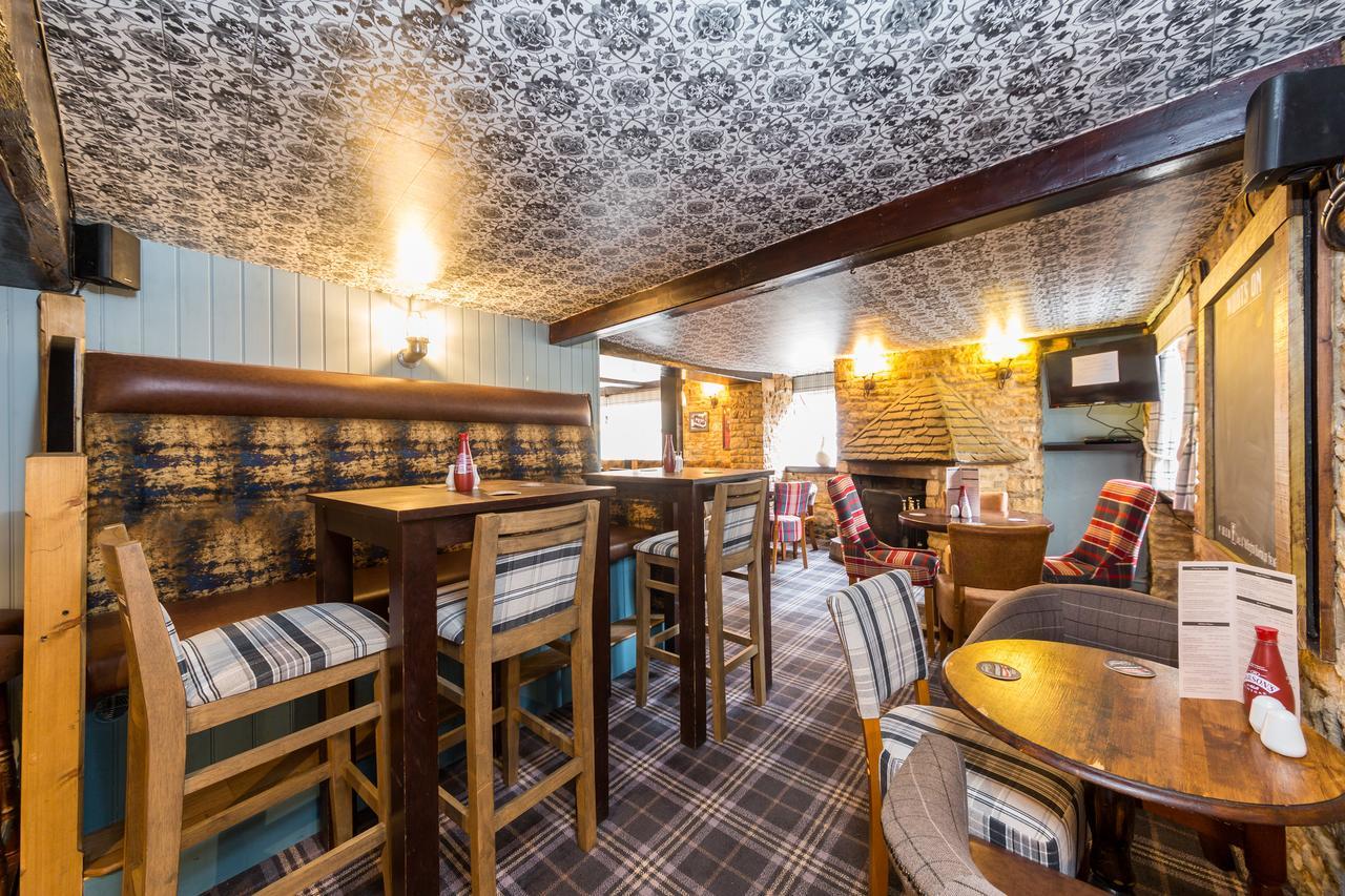 Duke Of Wellington Hotel Bourton-on-the-Water Exterior photo